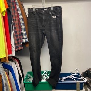 Black slim fit Old Navy Mens jeans. (34 waist)